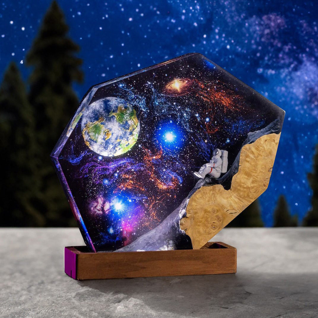 Interstellar Galaxy Astronaut Night Light Main image